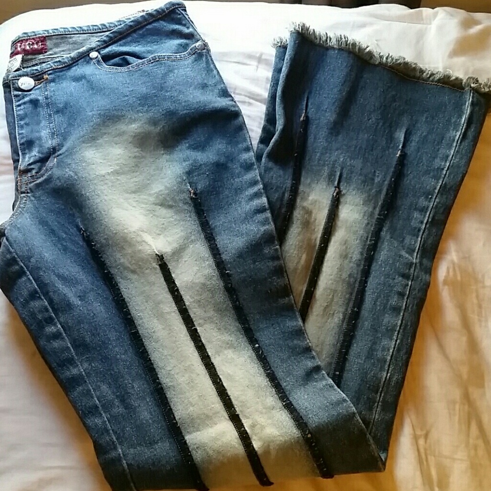 NWT Fringe Bottom Jeans